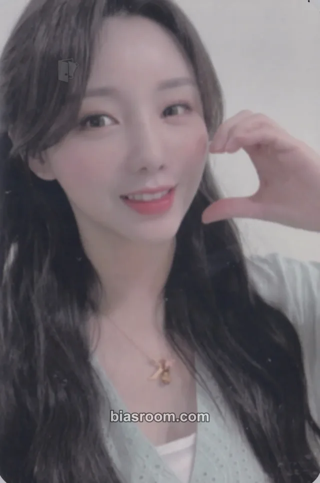 Kim Jiyeon (Kei) Kim Ji-yeon Midnight Sun K-pop photocard
