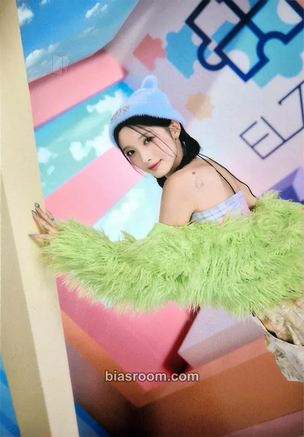 Yuki 7+Up Photocard - EL7Z UP - EL7Z UP K-pop photocard