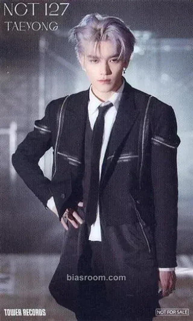 NCT 127 - Taeyong - Loveholic Album japanese album tower records pob (pre-order benefit) clear photocard