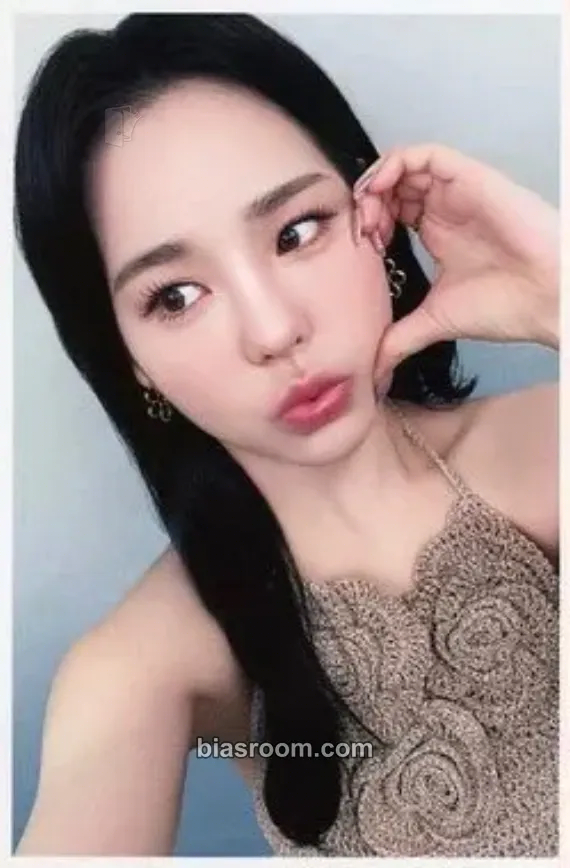 Mako COCONUT Photocard - NiziU - NiziU K-pop photocard