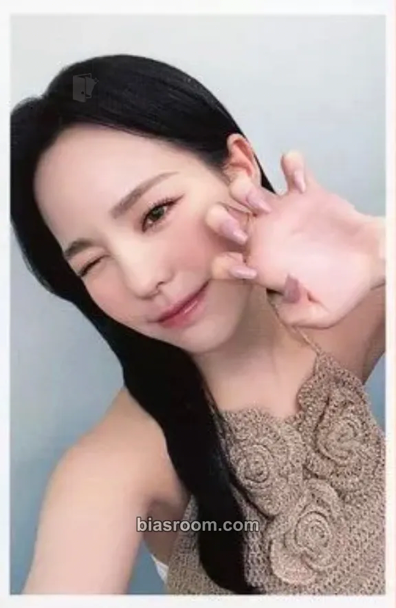 Mako COCONUT Photocard - NiziU - NiziU K-pop photocard