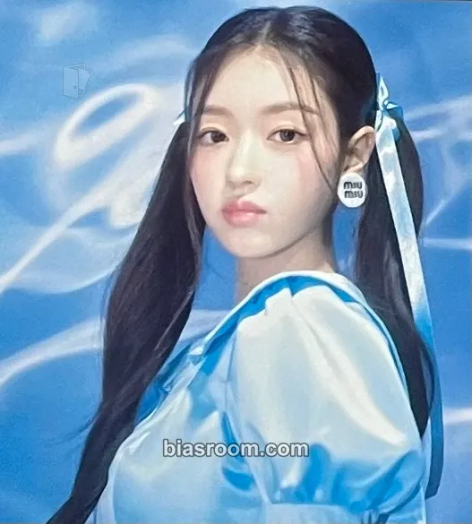 YooA Golden Hourglass Photocard - OH MY GIRL - OH MY GIRL K-pop photocard