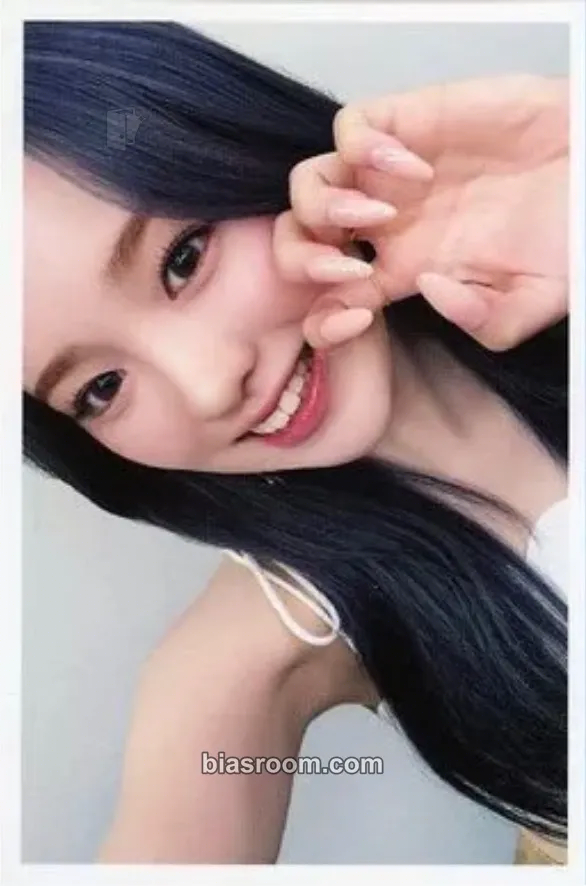 Rio COCONUT Photocard - NiziU - NiziU K-pop photocard