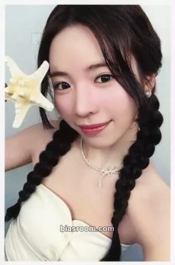Maya COCONUT Photocard - NiziU - NiziU K-pop photocard