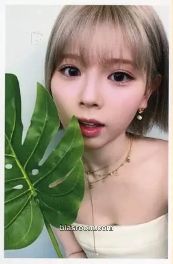 Riku COCONUT Photocard - NiziU - NiziU K-pop photocard