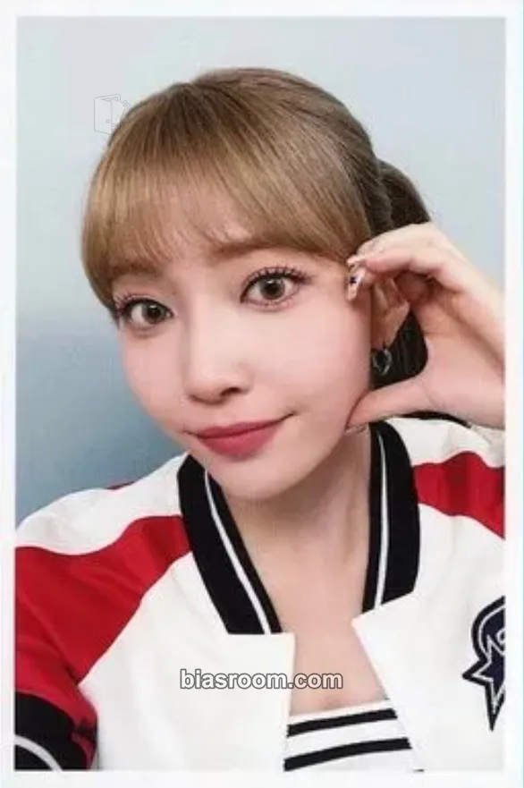 Mayuka COCONUT Photocard - NiziU - NiziU K-pop photocard