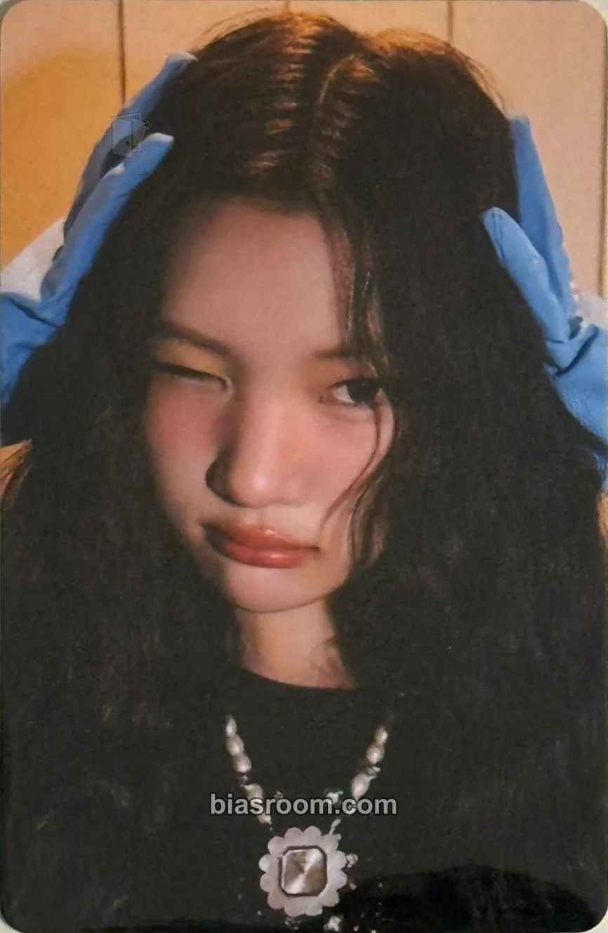 Juun FOCUS Photocard - Hearts2Hearts - Hearts2Hearts K-pop photocard