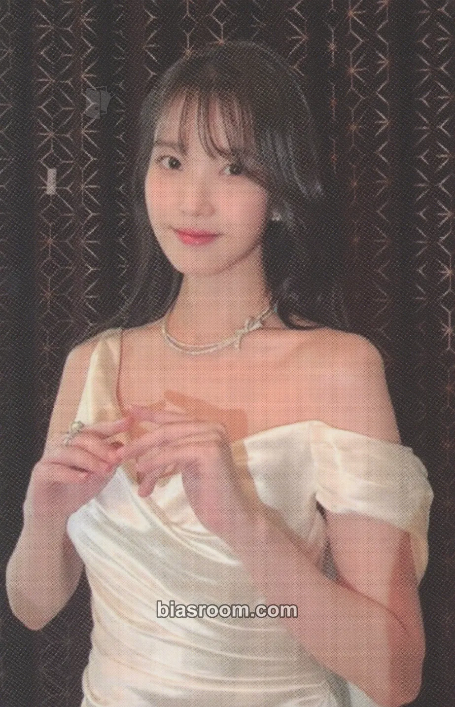 IU 2022 IU CONCERT <The Golden Hour : Under the Orange Sun> DVD/Blu-ray Photocard - IU K-pop photocard