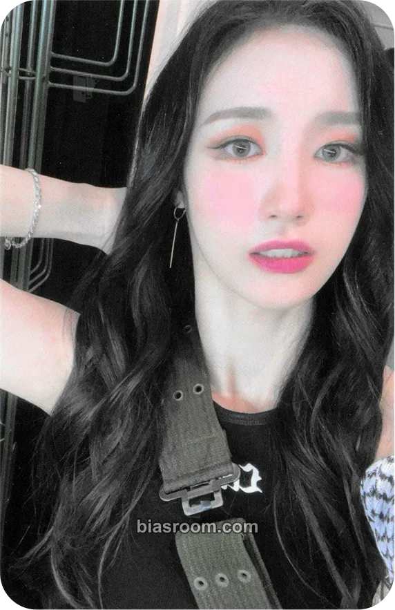 Park Jieun 2022 Season's Greetings: SKY CHEATKEY Photocard - PURPLE KISS - PURPLE KISS K-pop photocard