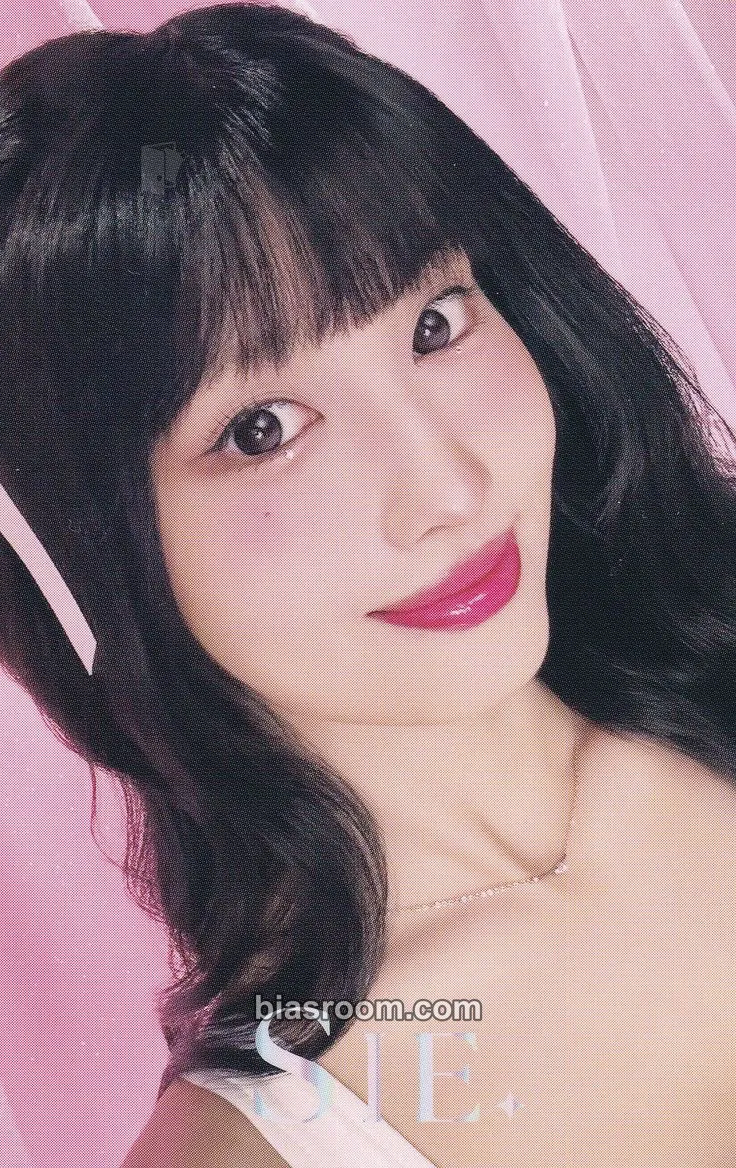 Momo MOMO x SIE Photocard - TWICE - TWICE K-pop photocard