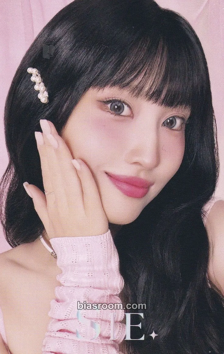 Momo MOMO x SIE Photocard - TWICE - TWICE K-pop photocard