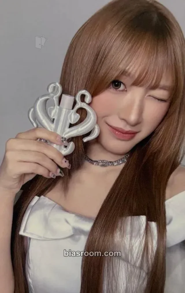 RESCENE - Minami - lip bomb Album album photocard balm version