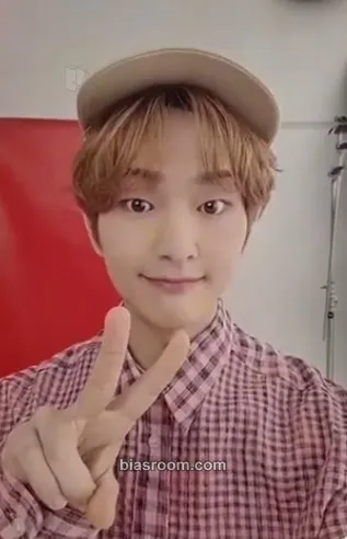 Onew Life Goes On Photocard - SHINee - SHINee K-pop photocard