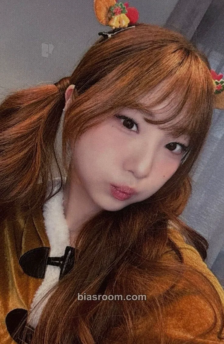 YeoJin 9th hellolive Fan Event: YEOJIN Christmas MEET & CALL EVENT Photocard - Yeojin - Yeojin K-pop photocard