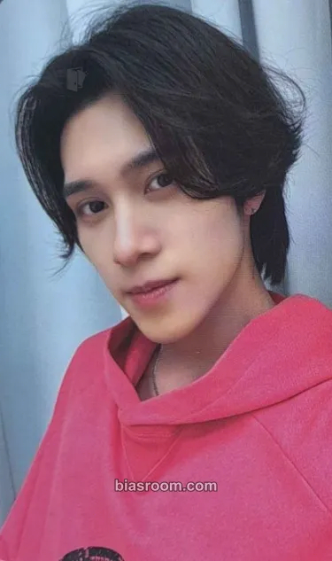 Hendery Golden Age Photocard - NCT - NCT K-pop photocard