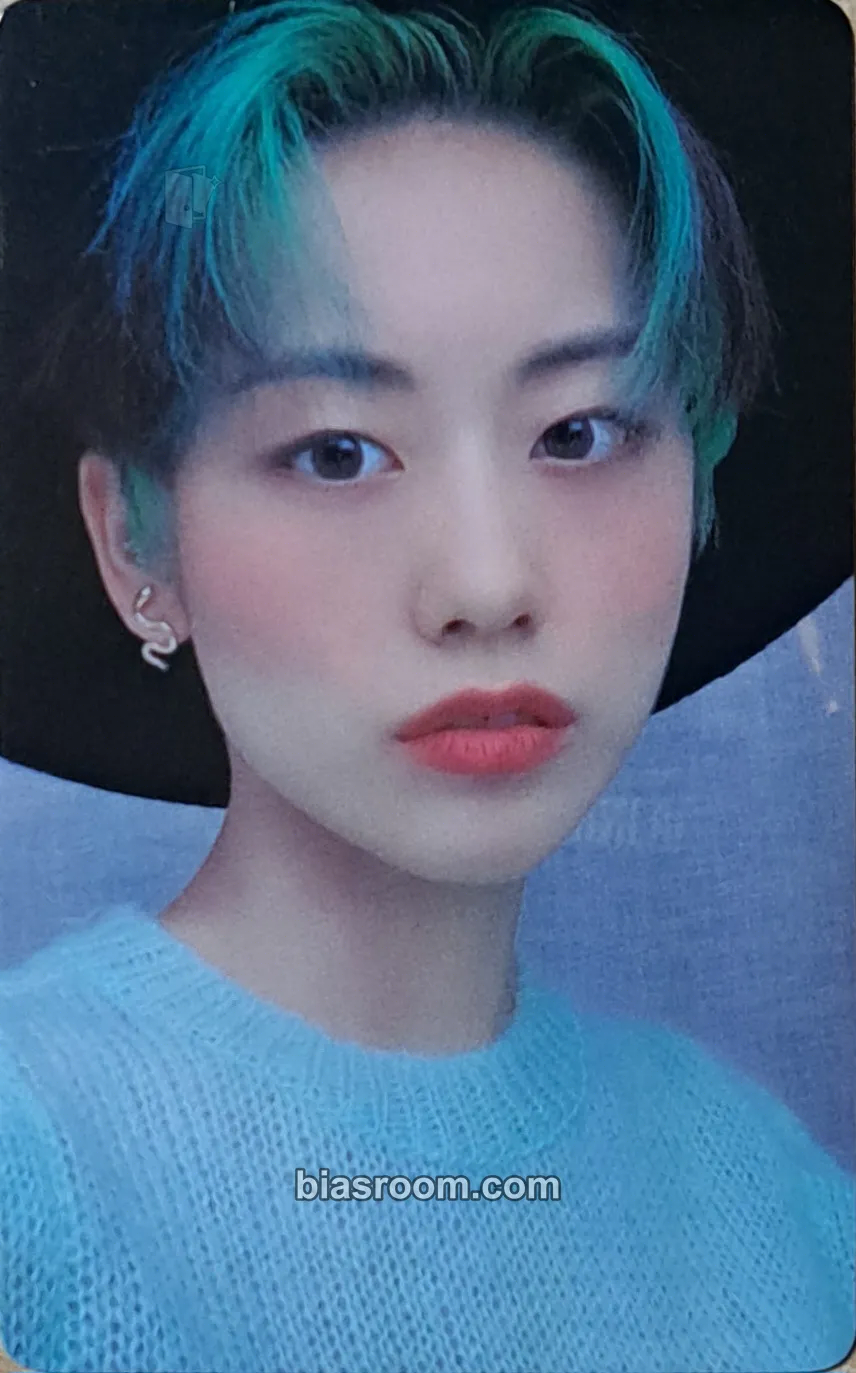 Lua 2021 Season's Greetings Photocard - Weki Meki - Weki Meki K-pop photocard