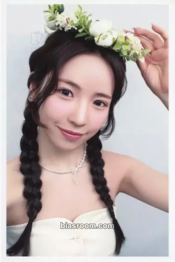 Maya COCONUT Photocard - NiziU - NiziU K-pop photocard