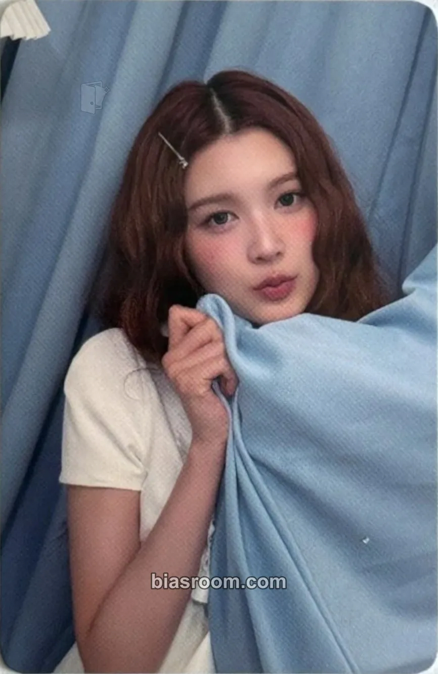 A-na House of H : Hide And Seek Photocard - Hearts2Hearts - Hearts2Hearts K-pop photocard