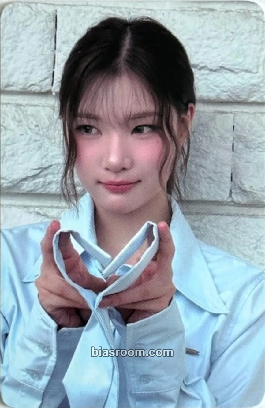 Juun House of H : Hide And Seek Photocard - Hearts2Hearts - Hearts2Hearts K-pop photocard