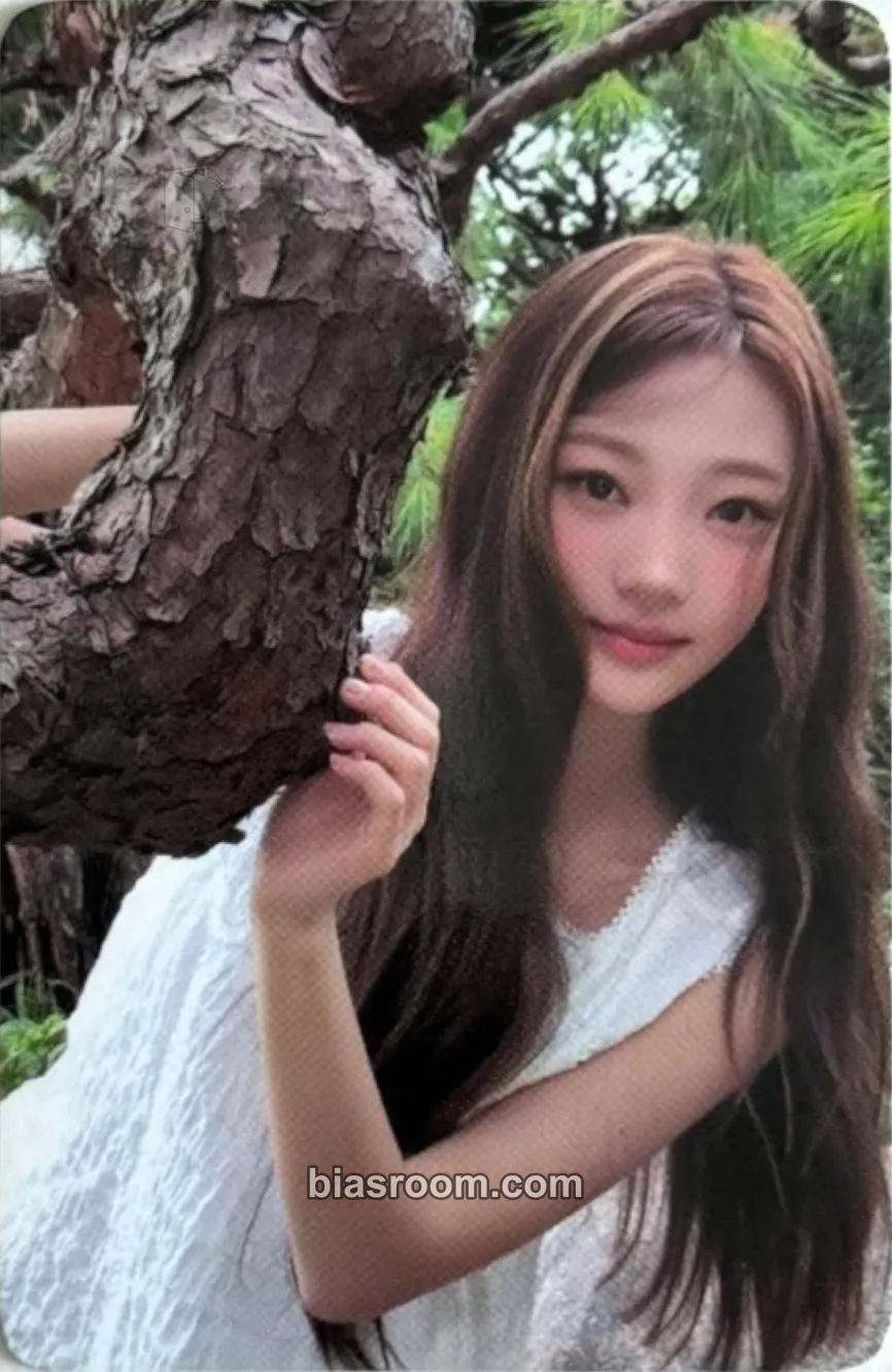 Stella House of H : Hide And Seek Photocard - Hearts2Hearts - Hearts2Hearts K-pop photocard
