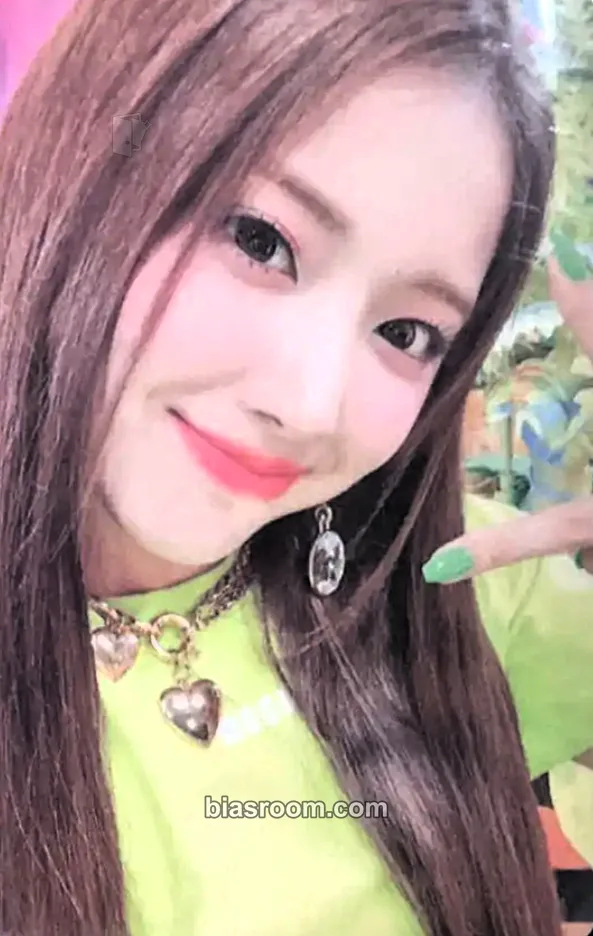 Jiwoo ENTWURF Photocard - NMIXX - NMIXX K-pop photocard