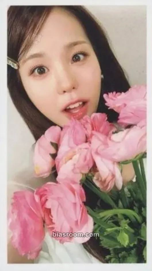 Mako Paradise Photocard - NiziU - NiziU K-pop photocard