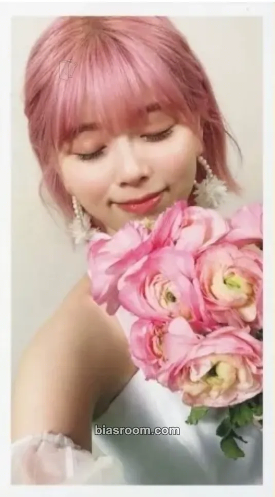 Riku Paradise Photocard - NiziU - NiziU K-pop photocard