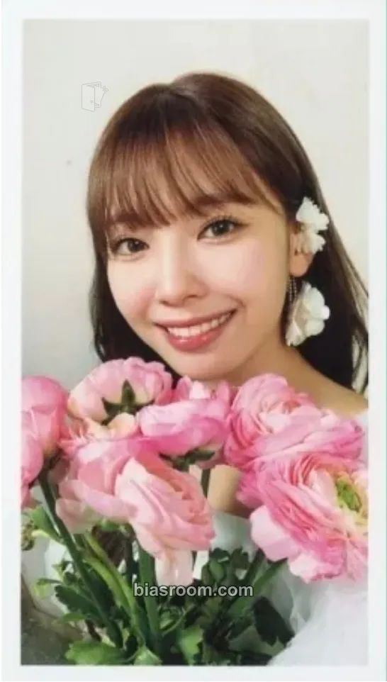Mayuka Paradise Photocard - NiziU - NiziU K-pop photocard