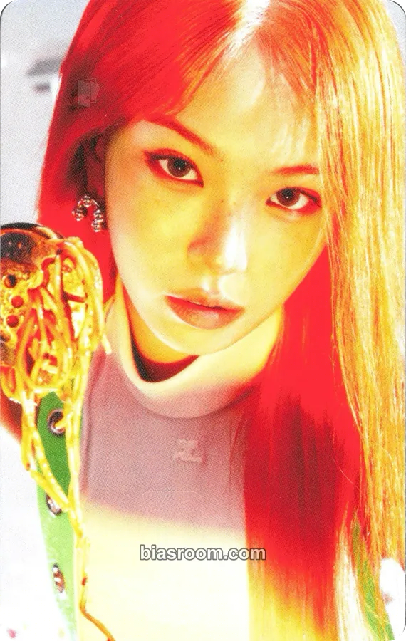 Kim Chaewon SPAGHETTI Photocard - LE SSERAFIM - LE SSERAFIM K-pop photocard