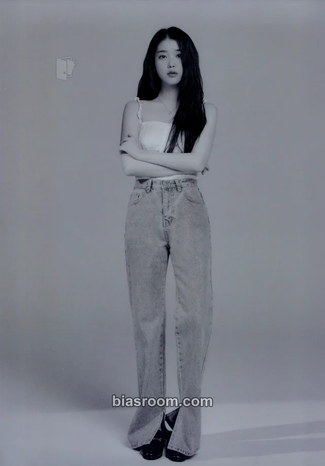 IU - IU - April, 2020 Official MD Other merch L holder A version B version