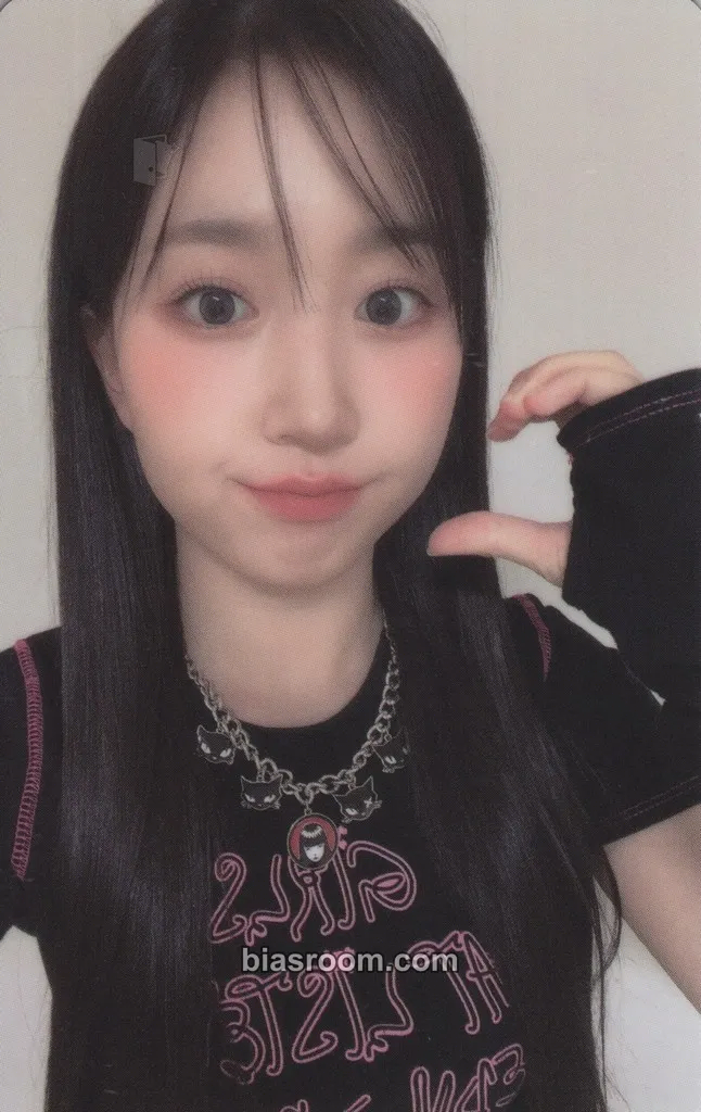 Haewon ENTWURF Photocard - NMIXX - NMIXX K-pop photocard