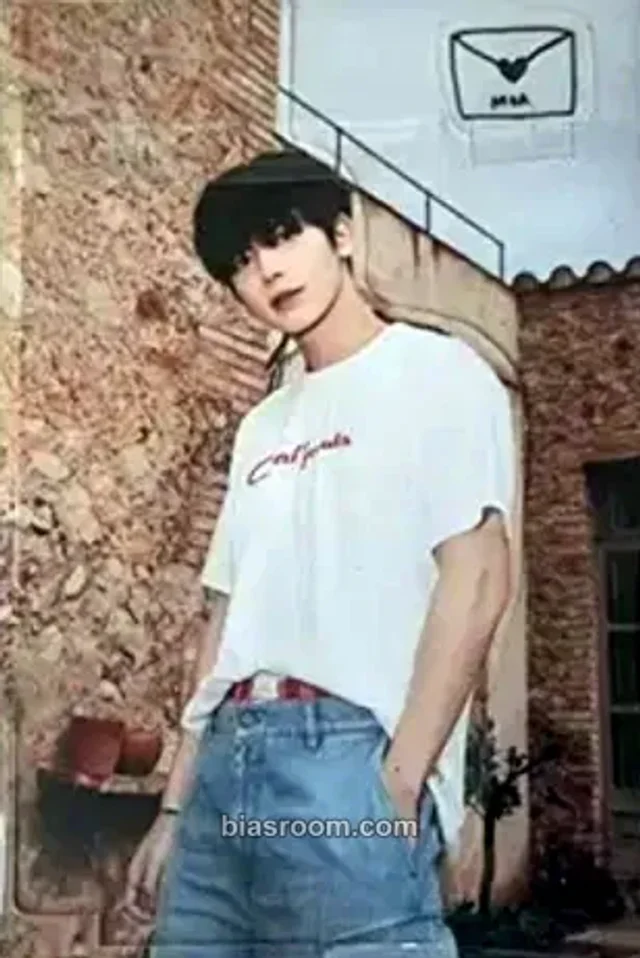TOMORROW X TOGETHER - Taehyun - Love Language Album broadcast standee FPO