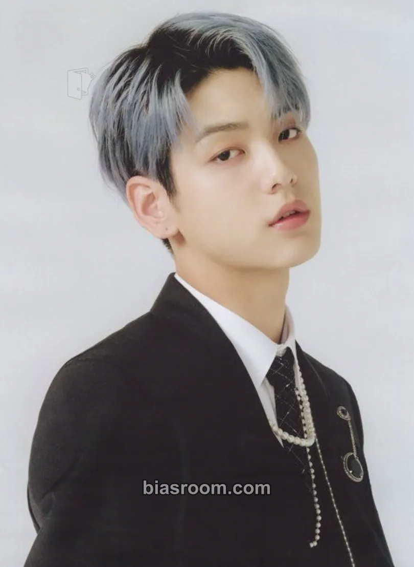 Soobin 2021 New Year's Eve Live Photocard - TOMORROW X TOGETHER - TOMORROW X TOGETHER K-pop photocard