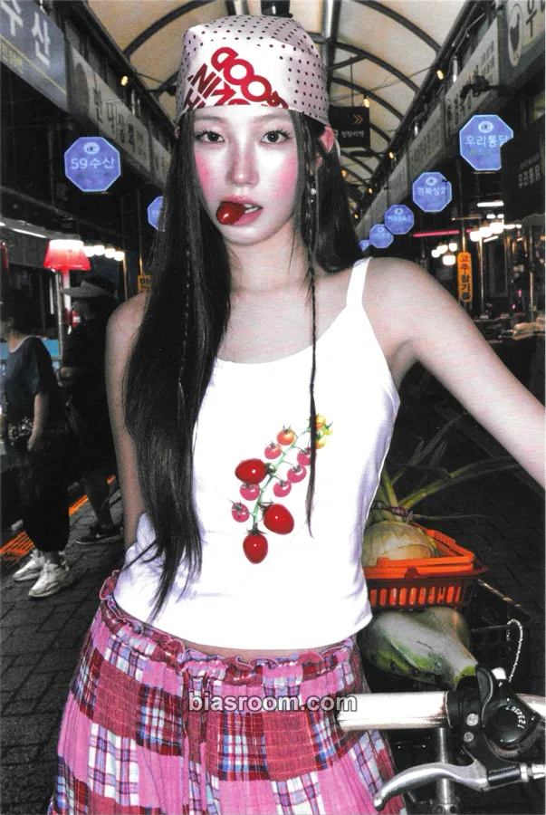 Kazuha SPAGHETTI Photocard - LE SSERAFIM - LE SSERAFIM K-pop photocard