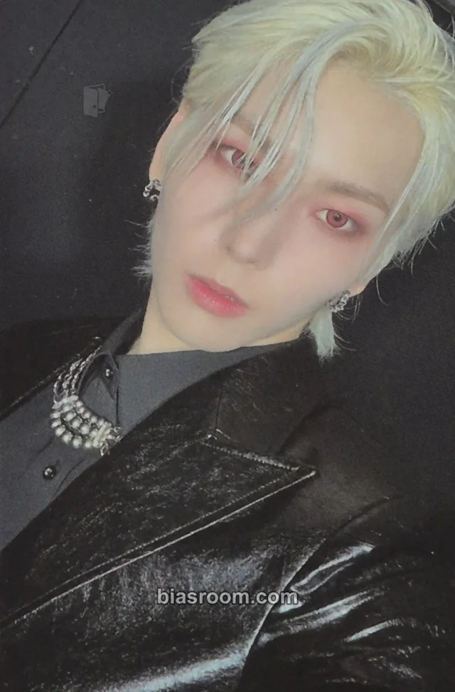 E’LAST - Rano - ROAR Album red version album photocard