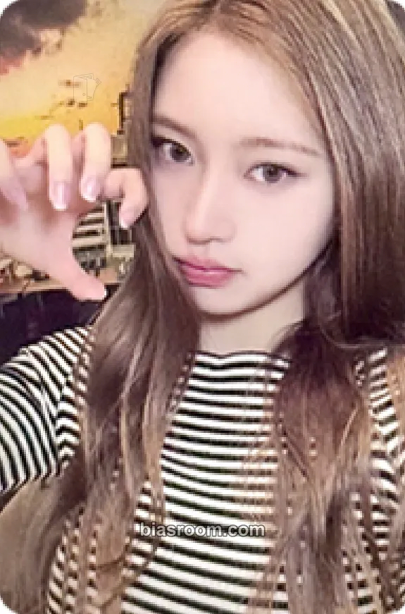 Haum DANCING ALONE Photocard - KiiiKiii - KiiiKiii K-pop photocard