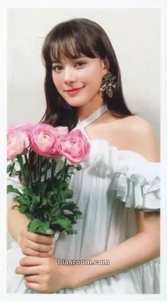 Nina Paradise Photocard - NiziU - NiziU K-pop photocard