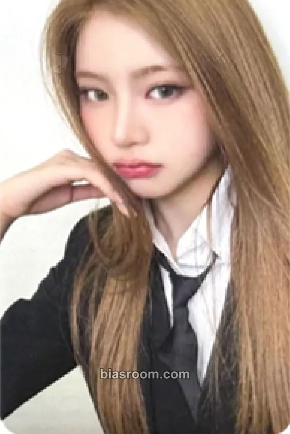 Haum DANCING ALONE Photocard - KiiiKiii - KiiiKiii K-pop photocard