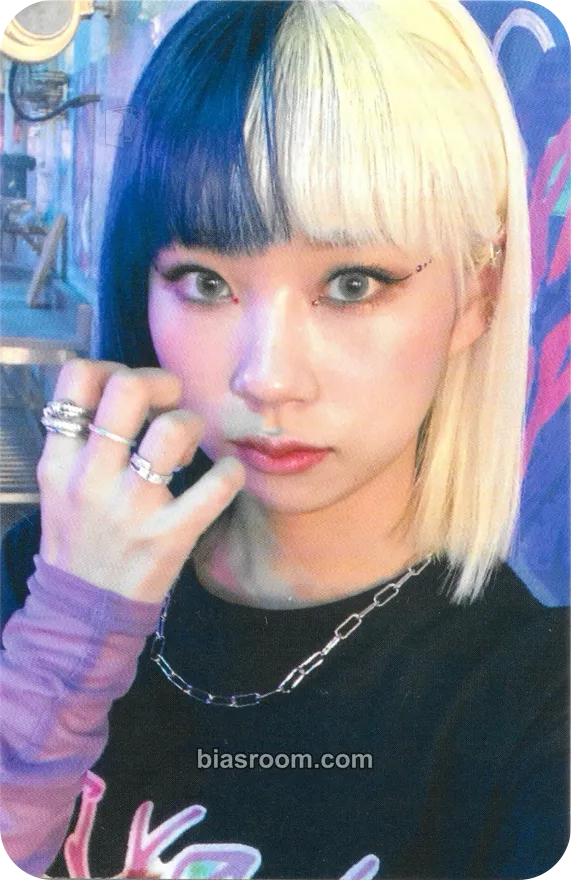 Dosie HIDE & SEEK Photocard - PURPLE KISS - PURPLE KISS K-pop photocard