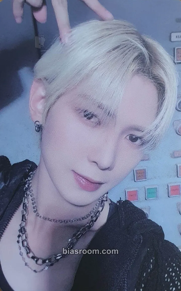 Yeosang THE WORLD EP.1 : MOVEMENT Photocard - ATEEZ - ATEEZ K-pop photocard