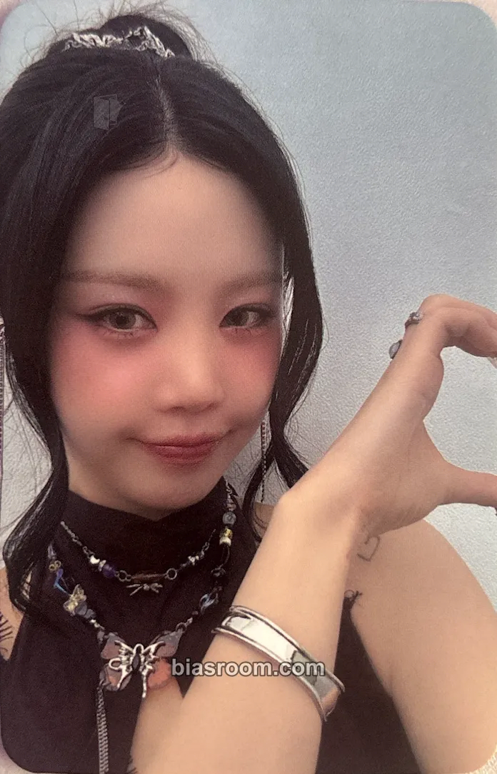 Soojin RIZZ Photocard - Soojin K-pop photocard