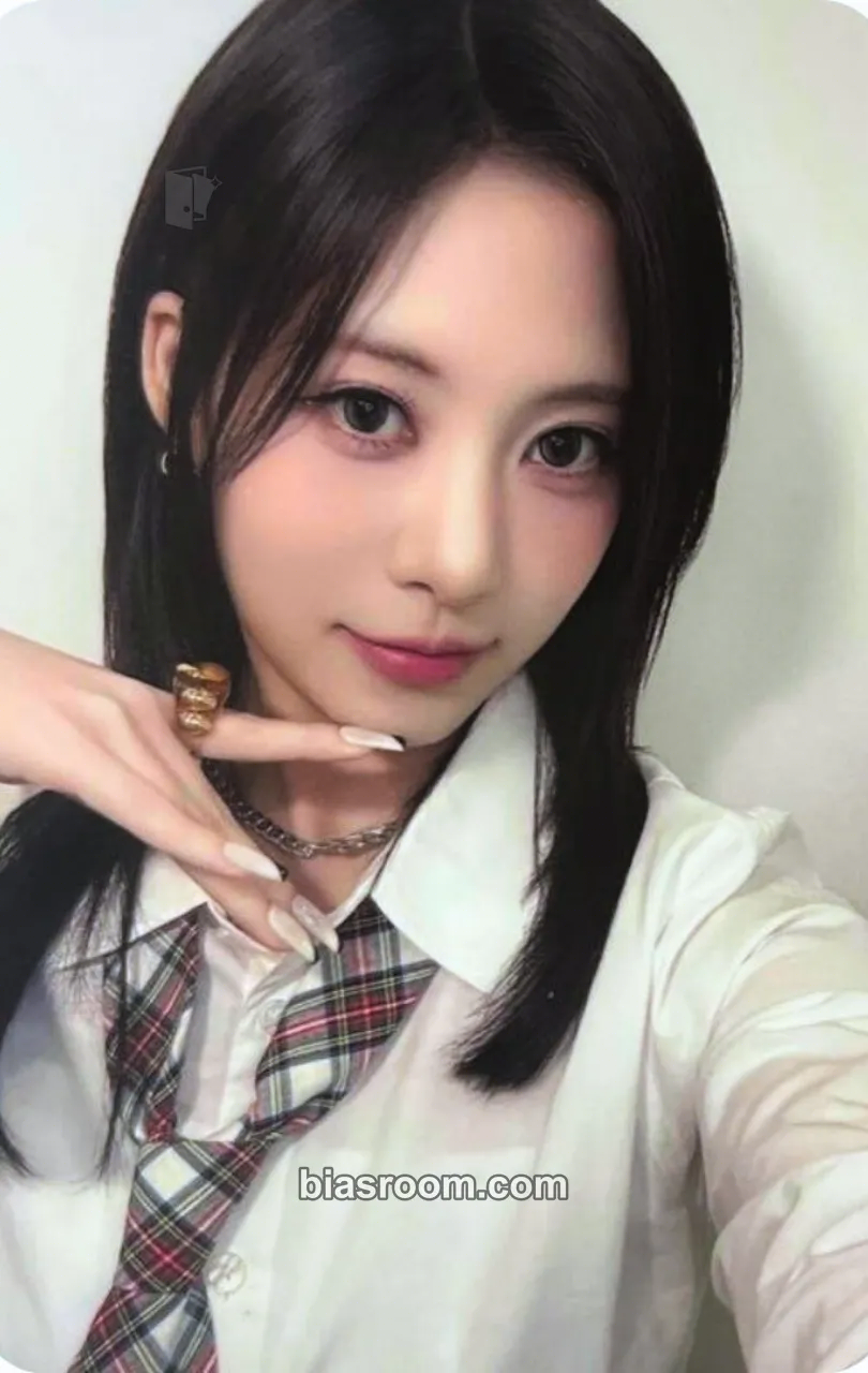 Liv lip bomb Photocard - RESCENE - RESCENE K-pop photocard