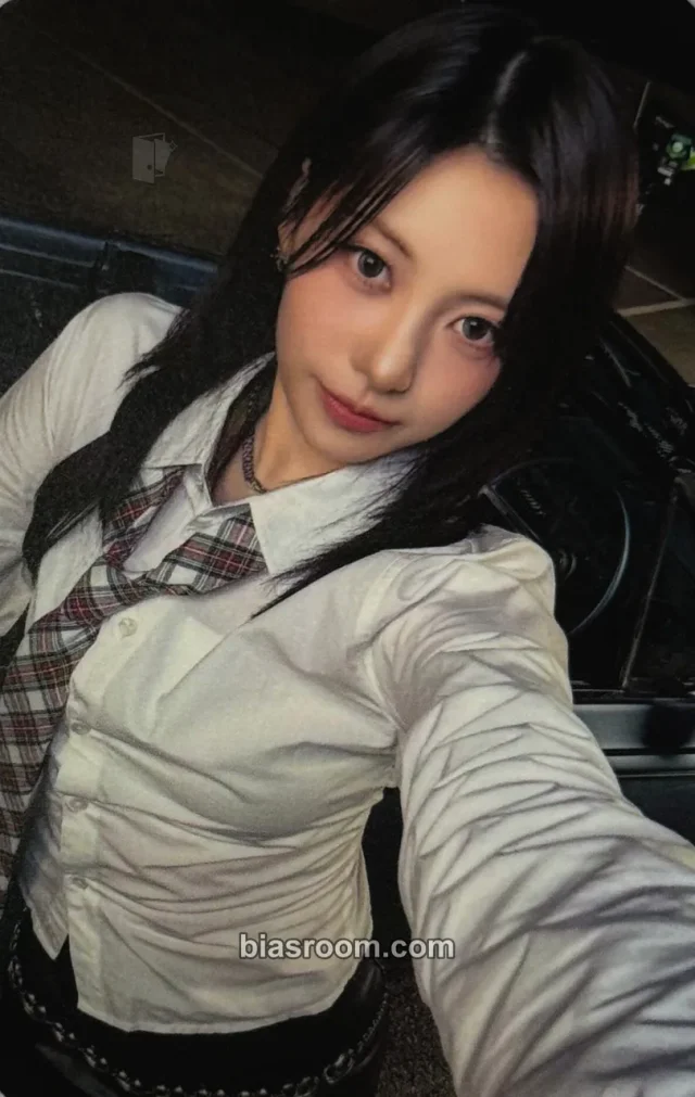 RESCENE - Liv - lip bomb Album album photocard