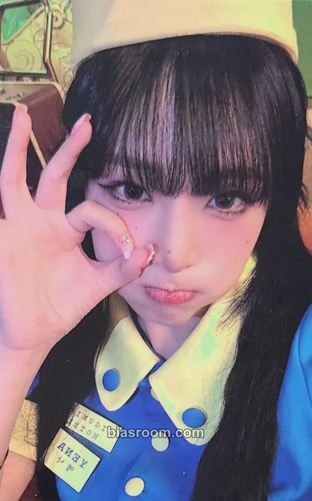 Yena Check-In With Yena Hotel - 2025 Season's greetings Photocard - Yena K-pop photocard