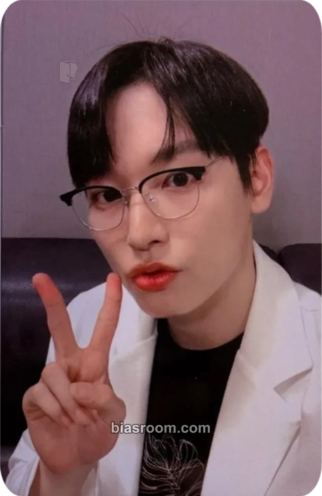 Inseong TURN OVER Photocard - SF9 - SF9 K-pop photocard