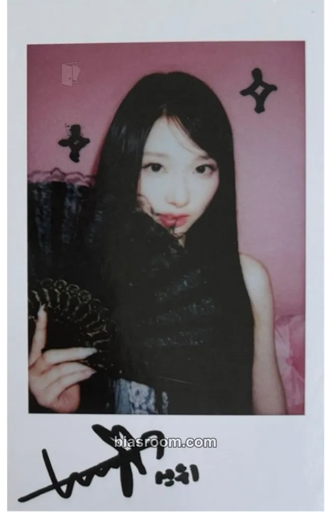 Xinyu Deling Magazine Photocard - tripleS - tripleS K-pop photocard