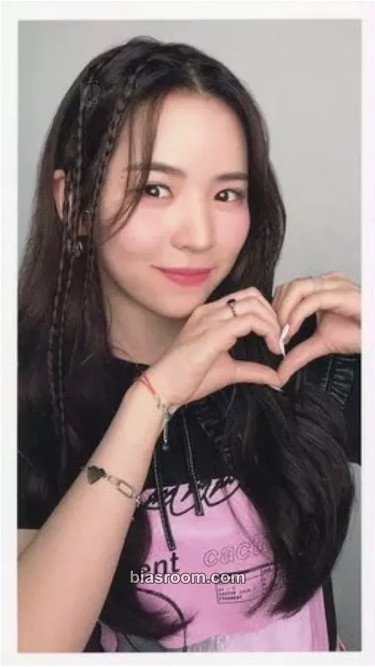 Maya CLAP CLAP Photocard - NiziU - NiziU K-pop photocard
