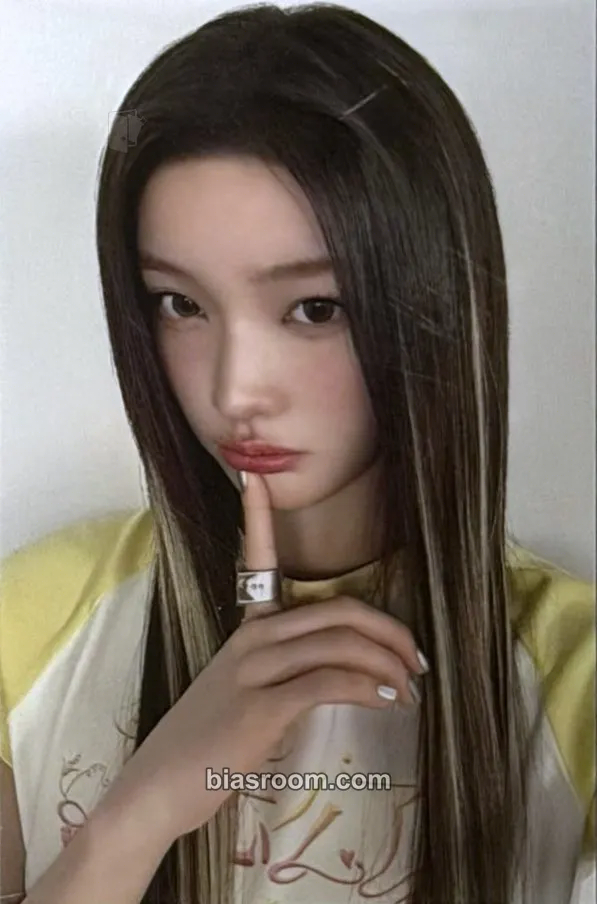 Iroha ILLIT LIVE ‘PRESS START♥︎︎︎’ Photocard - ILLIT - ILLIT K-pop photocard