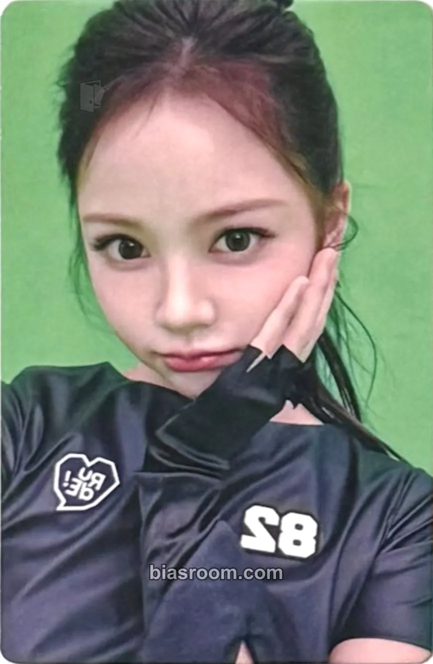 Carmen RUDE! Photocard - Hearts2Hearts - Hearts2Hearts K-pop photocard