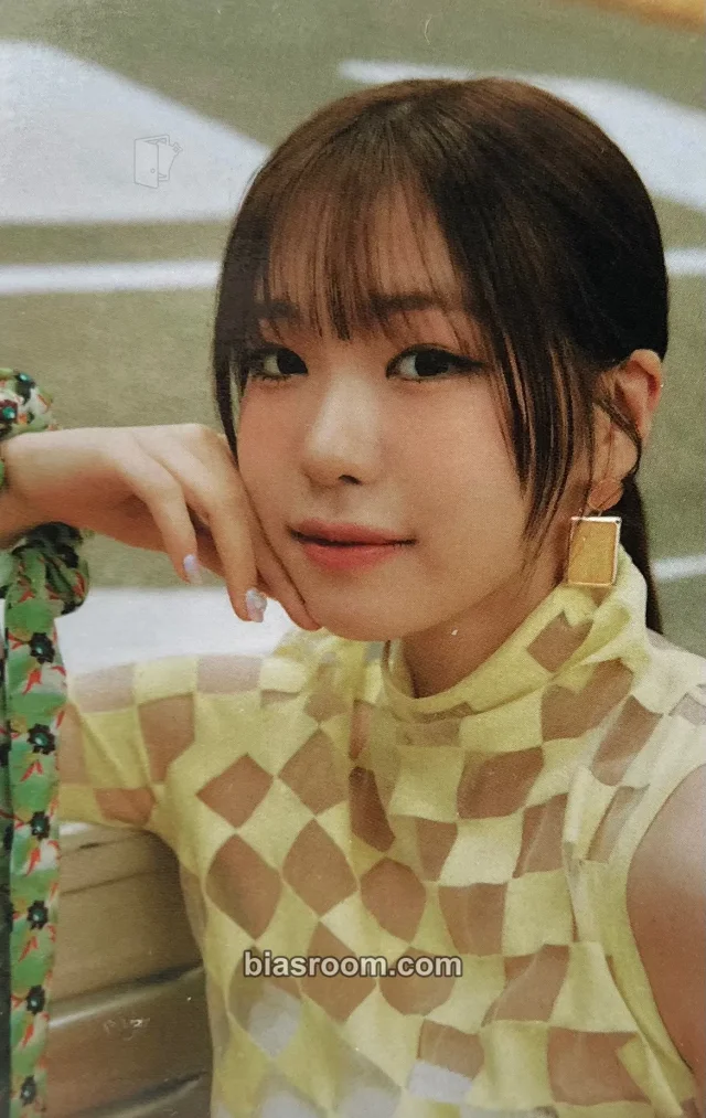ME:I - Tsuzumi - MIRAI Album album photocard standard version